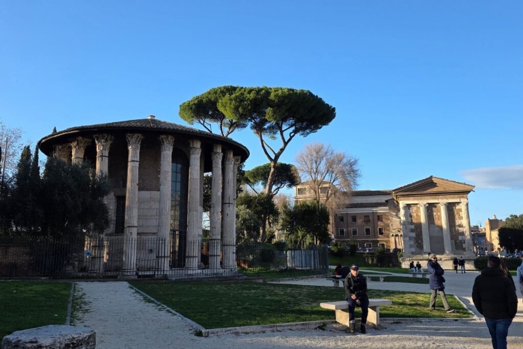 Parque del Foro Boario con el templo de Hércules