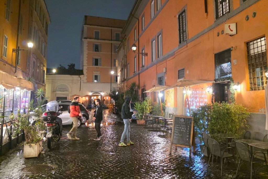 Consejos prácticos para moverse por Roma al llegar a la ciudad.