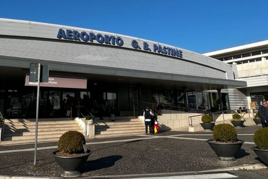 Exterior del aeropuerto de Ciampino en Roma