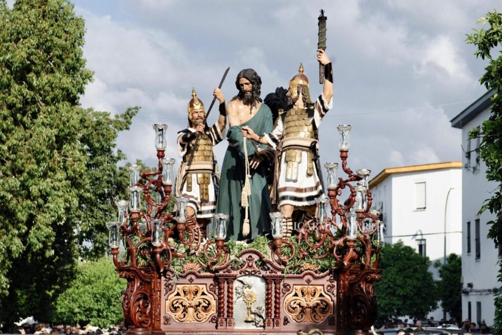 Procesión de la Milagrosa Sábado de Pasión Sevilla