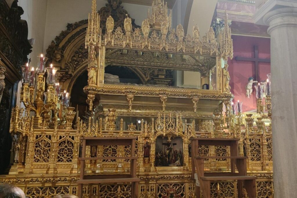Paso del Santo Sepulcro de la Hdad. del Santo Entierro - Sevilla